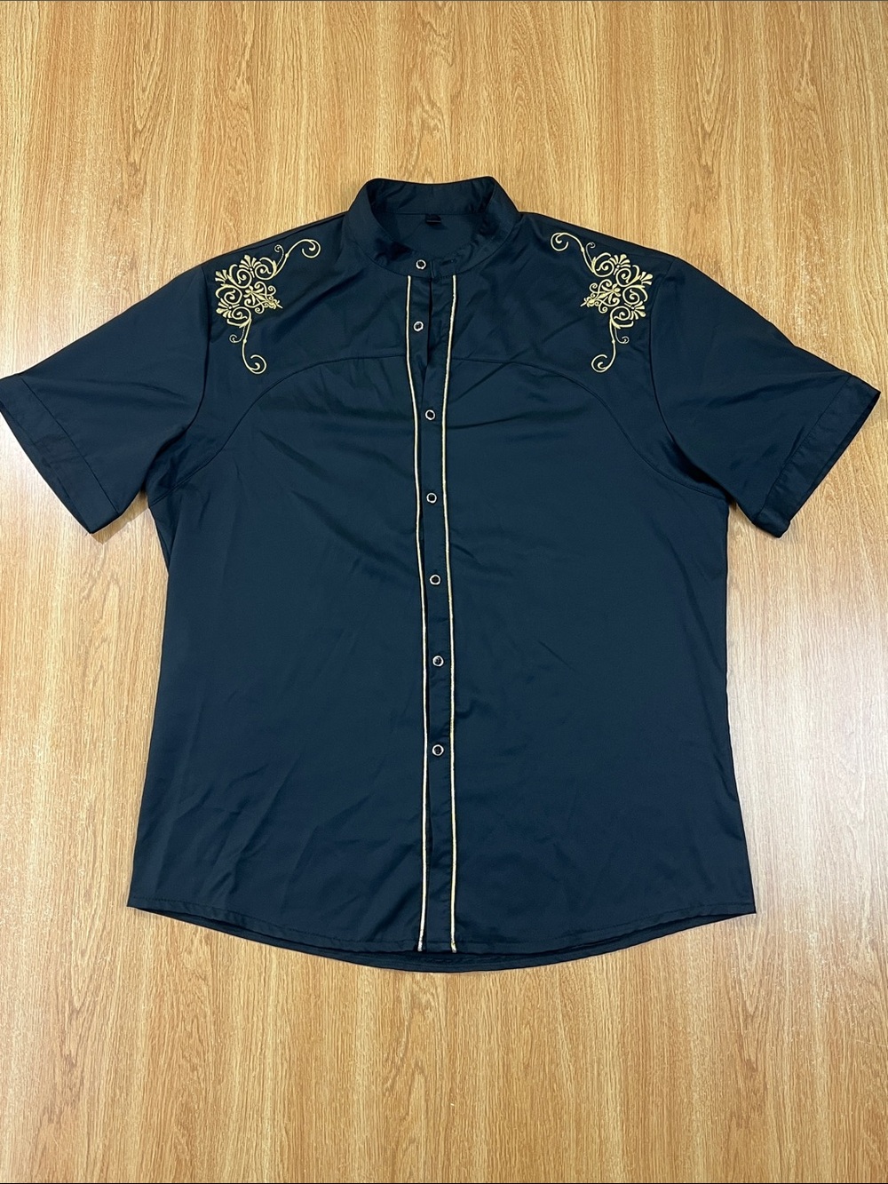 Casual Short-Sleeve Black Button-Down Shirt with Gold Embroidery